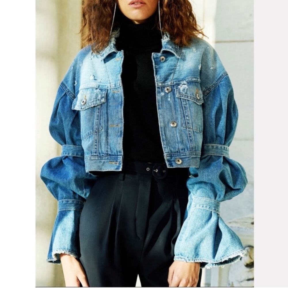 NWOT Jonathan Simkhai Denim Tie Buckle Sleeve Cropped Denim Trucker Jacket XS